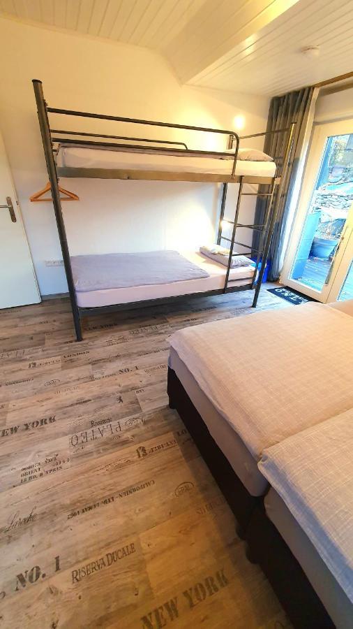Frankes Lodge Apartment Mit Garten Und Pool, 6 Einzelbetten, Parkplatz Essen Exterior foto